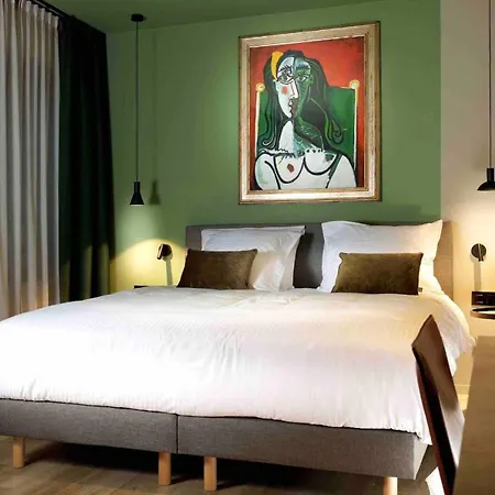 M-street Art - Self Check-in Hotel