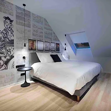 M-street Art - Self Check-in *