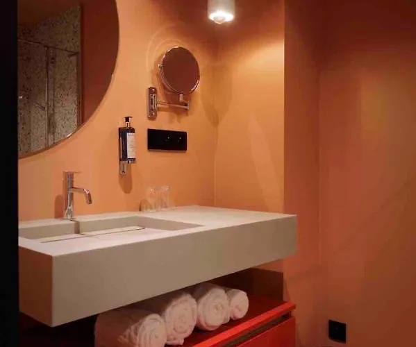 Hotel M-street Art - Self Check-in