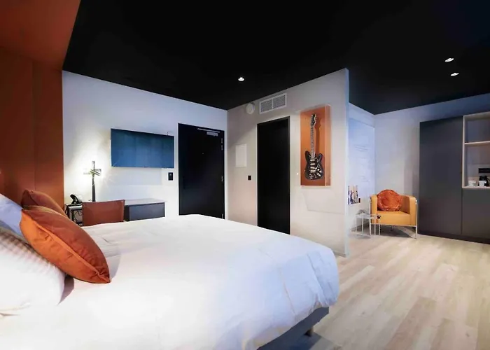 M-street Art - Self Check-in *