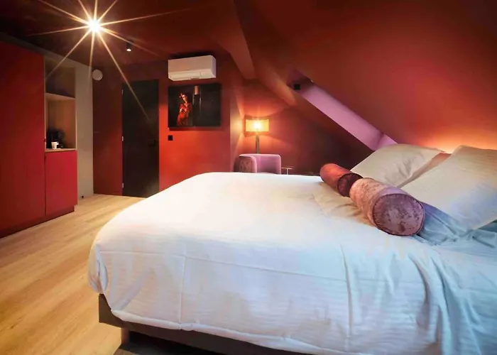 M-street Art - Self Check-in